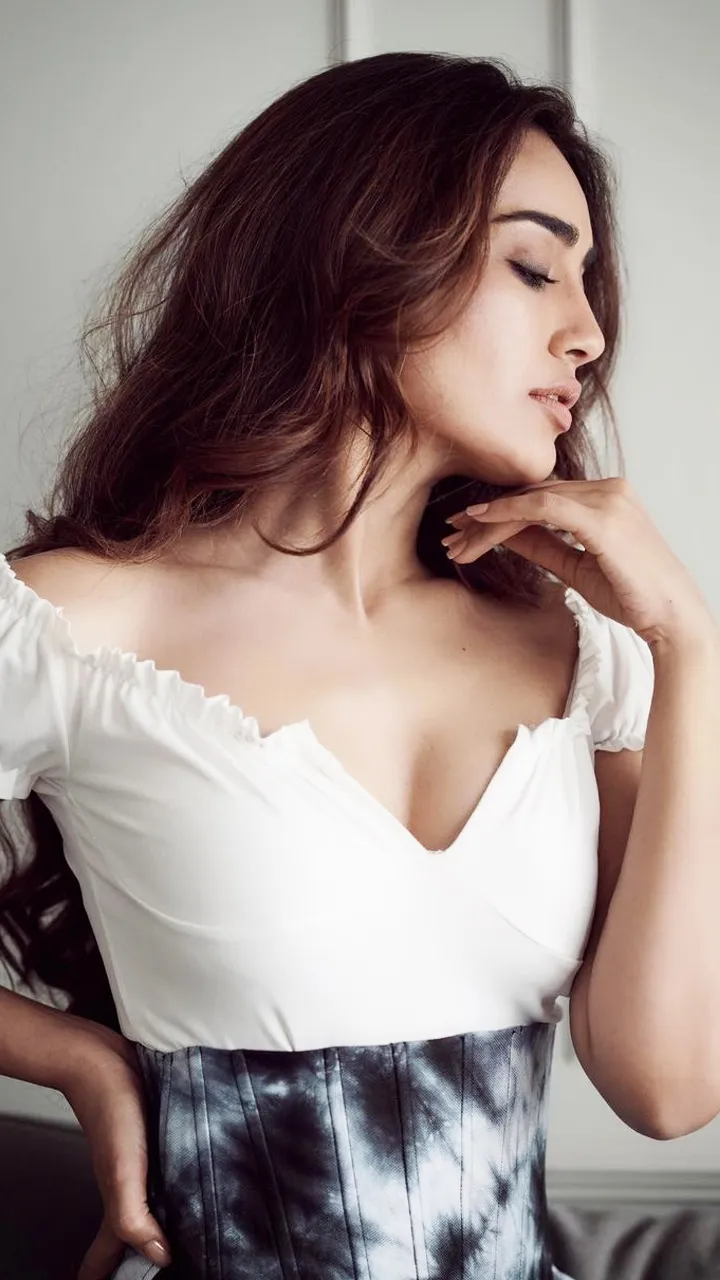 Surbhi Jyoti 
