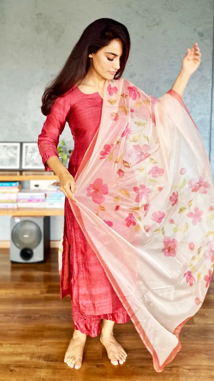 Surbhi Jyoti 