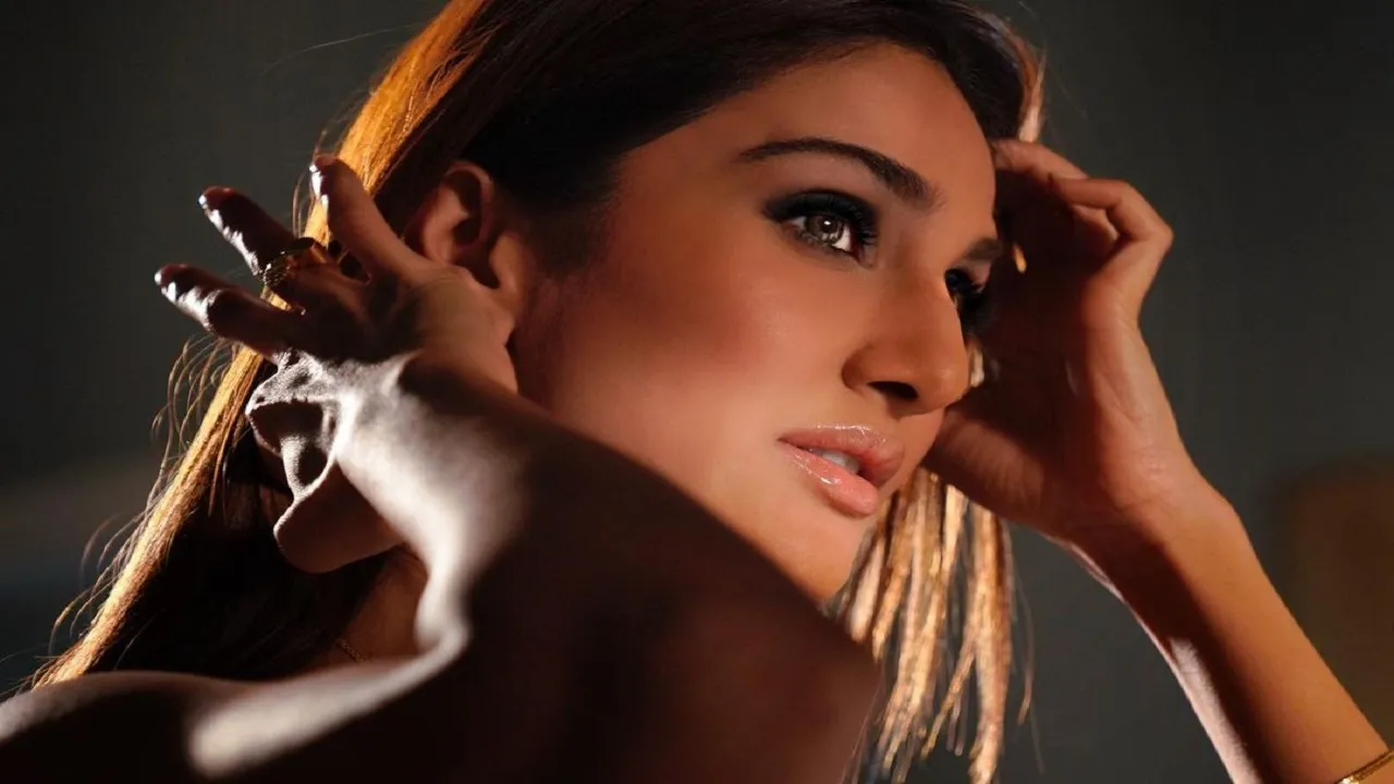 ARTICAL IMAGE VAANI KAPOOR 
