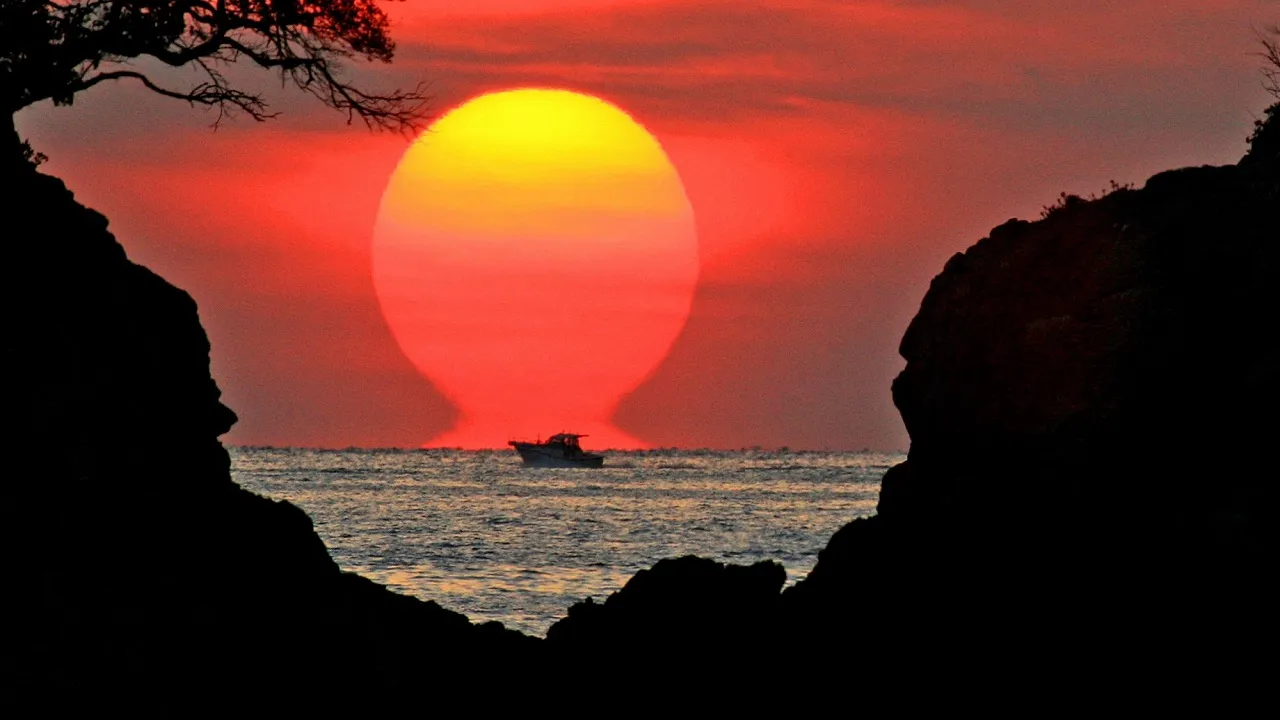 PLACES WHERE SUN NEVER SETS 
