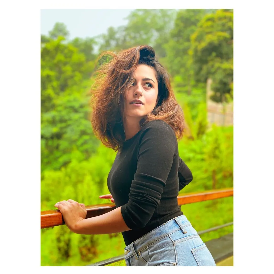 ridhi dogra2 