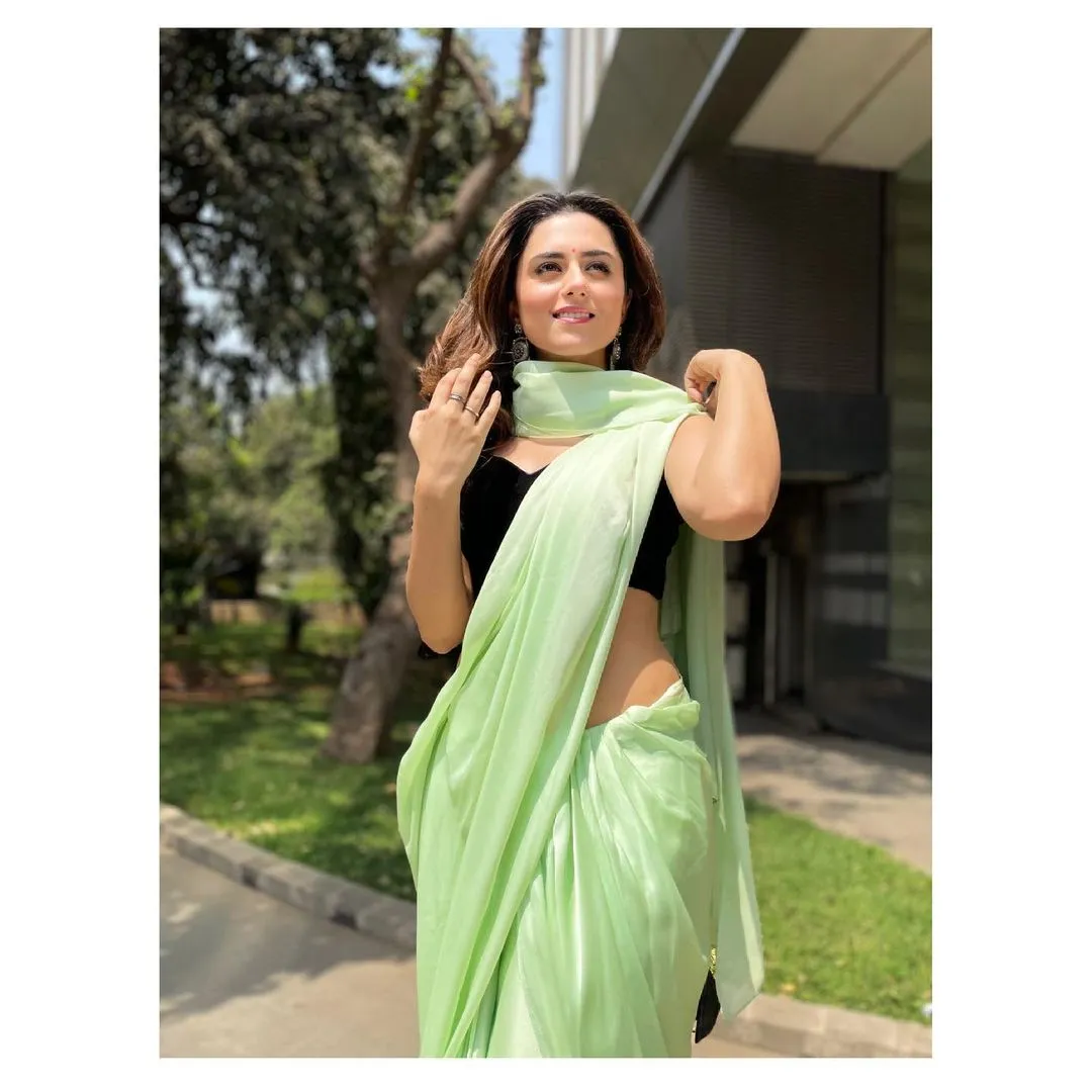 ridhi dogra5 