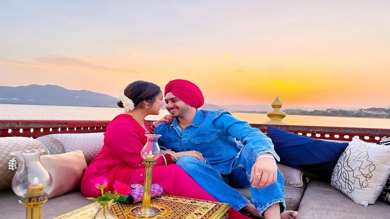 NEHA KAKKAR WITH HUSBAND ROHAN PREET SINGH 