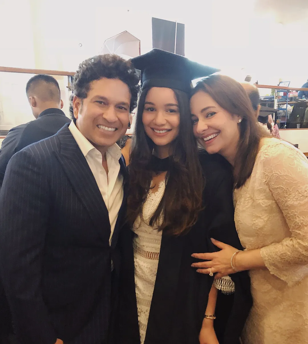 sara tendulkar gradution2 