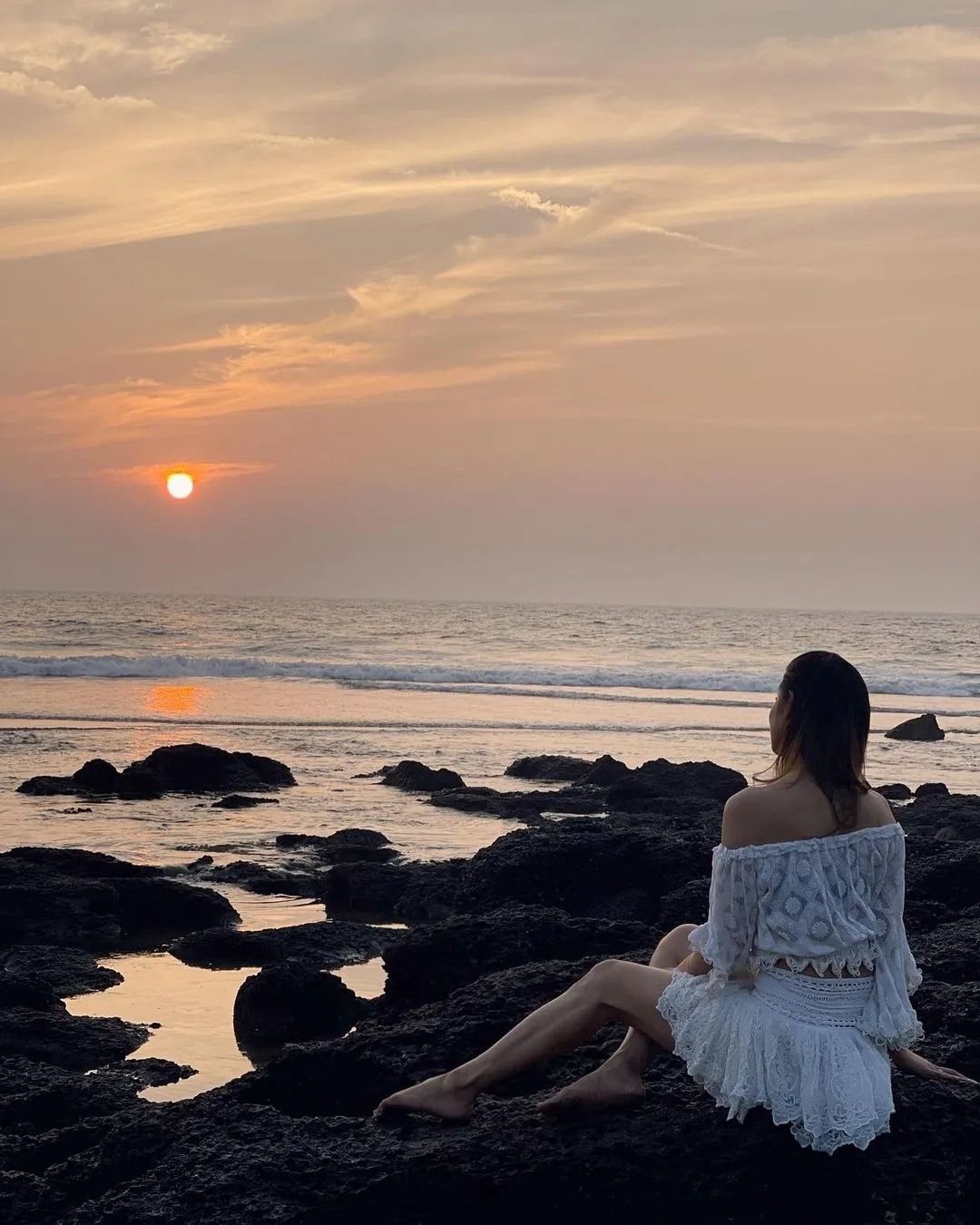Mouni Roy 
