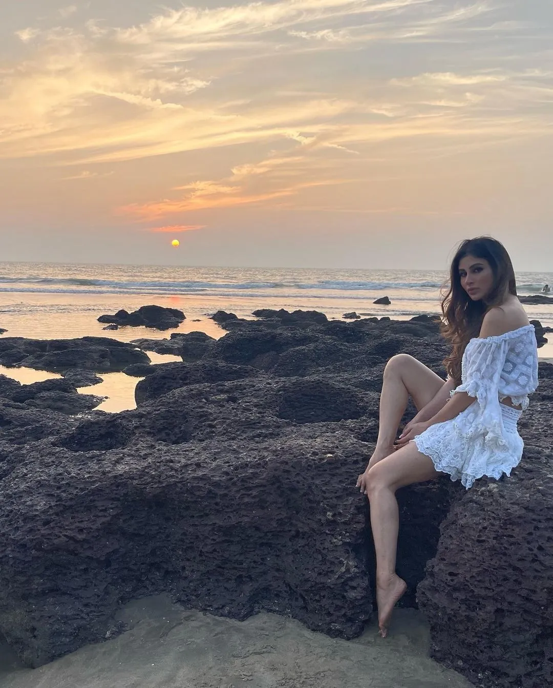 Mouni Roy 