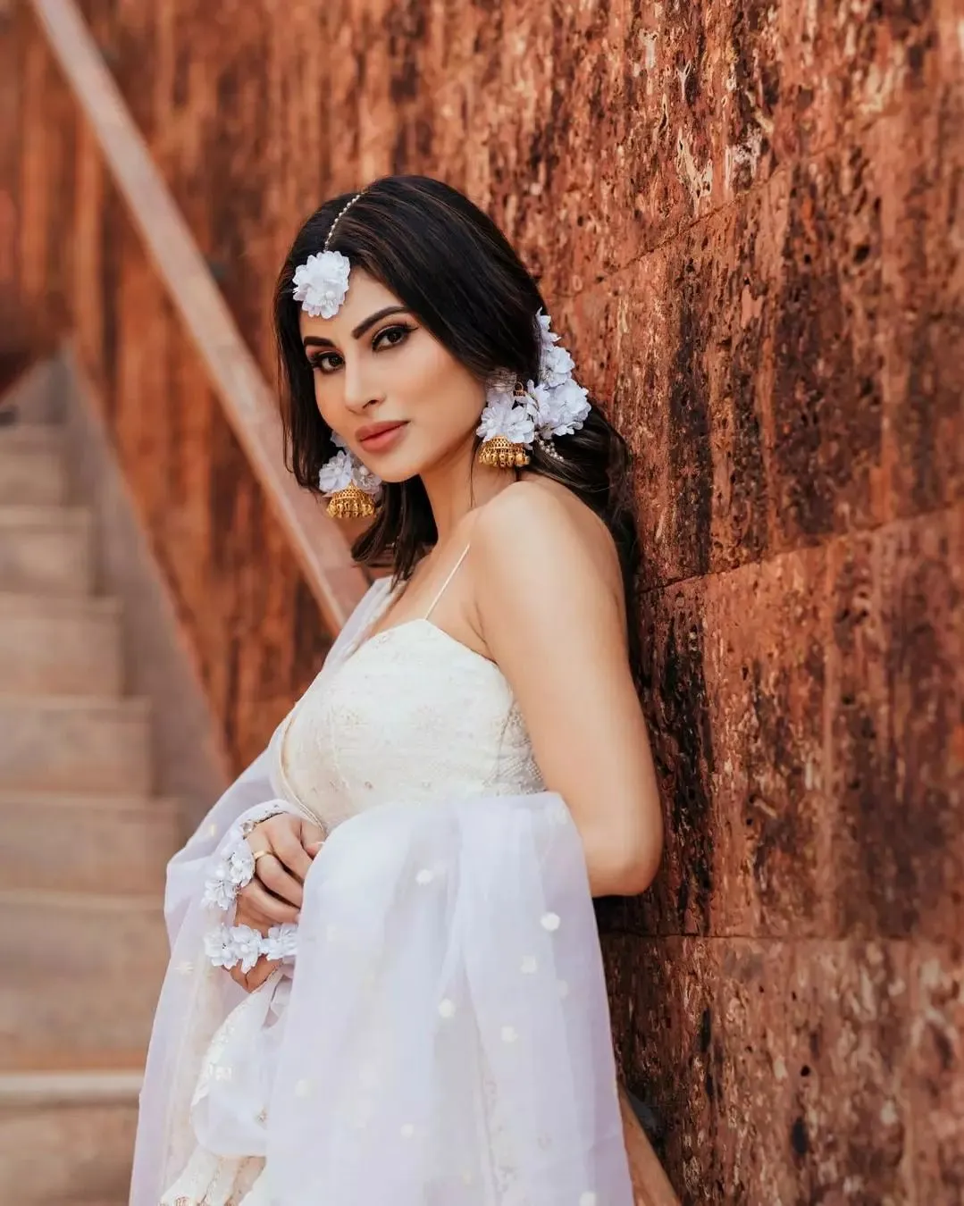 mouni haldi3 