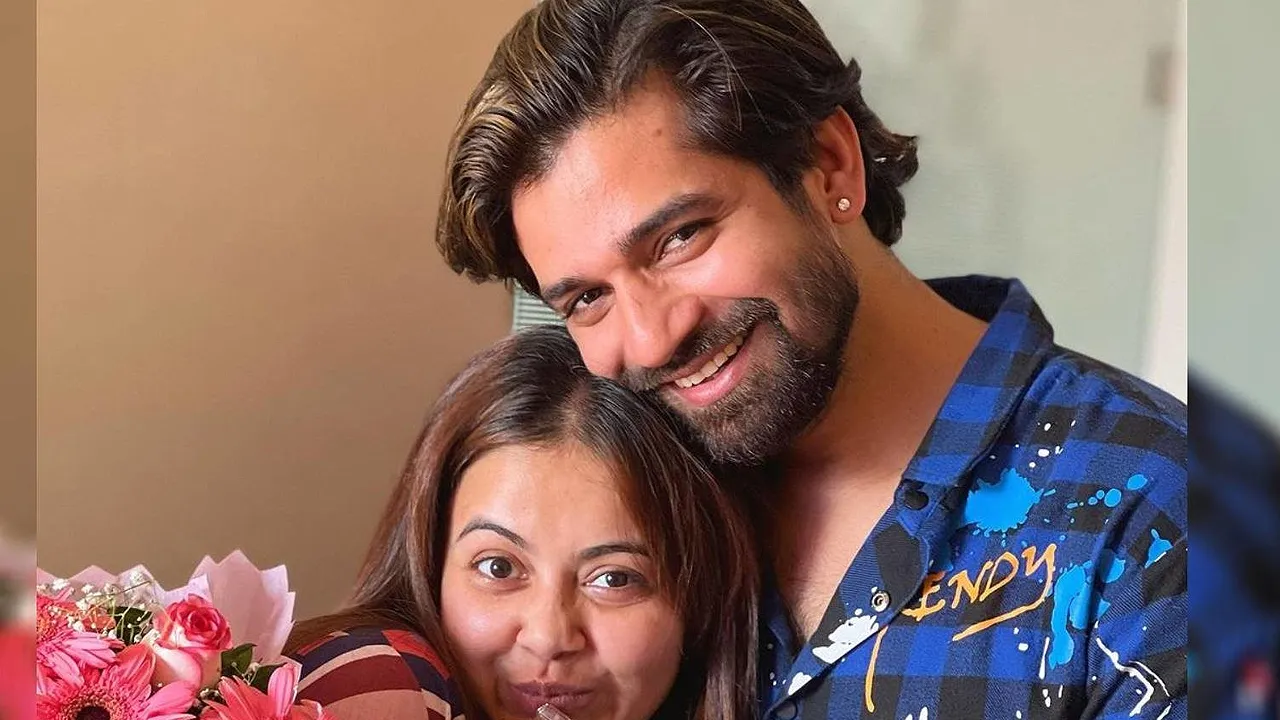 Vishal Singh and Devoleena Bhattacharjee 