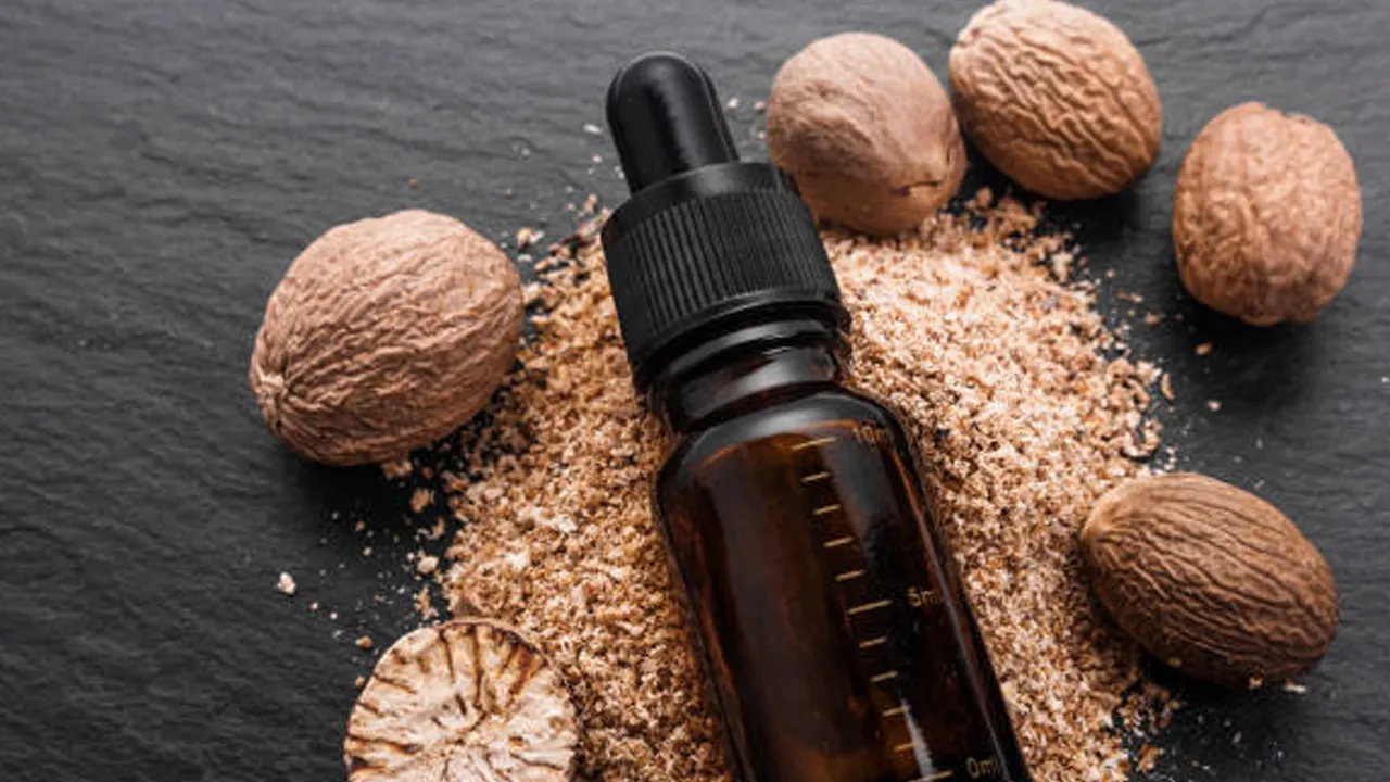 Nutmeg Oil