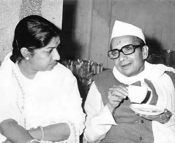 lata mangeshkar14 