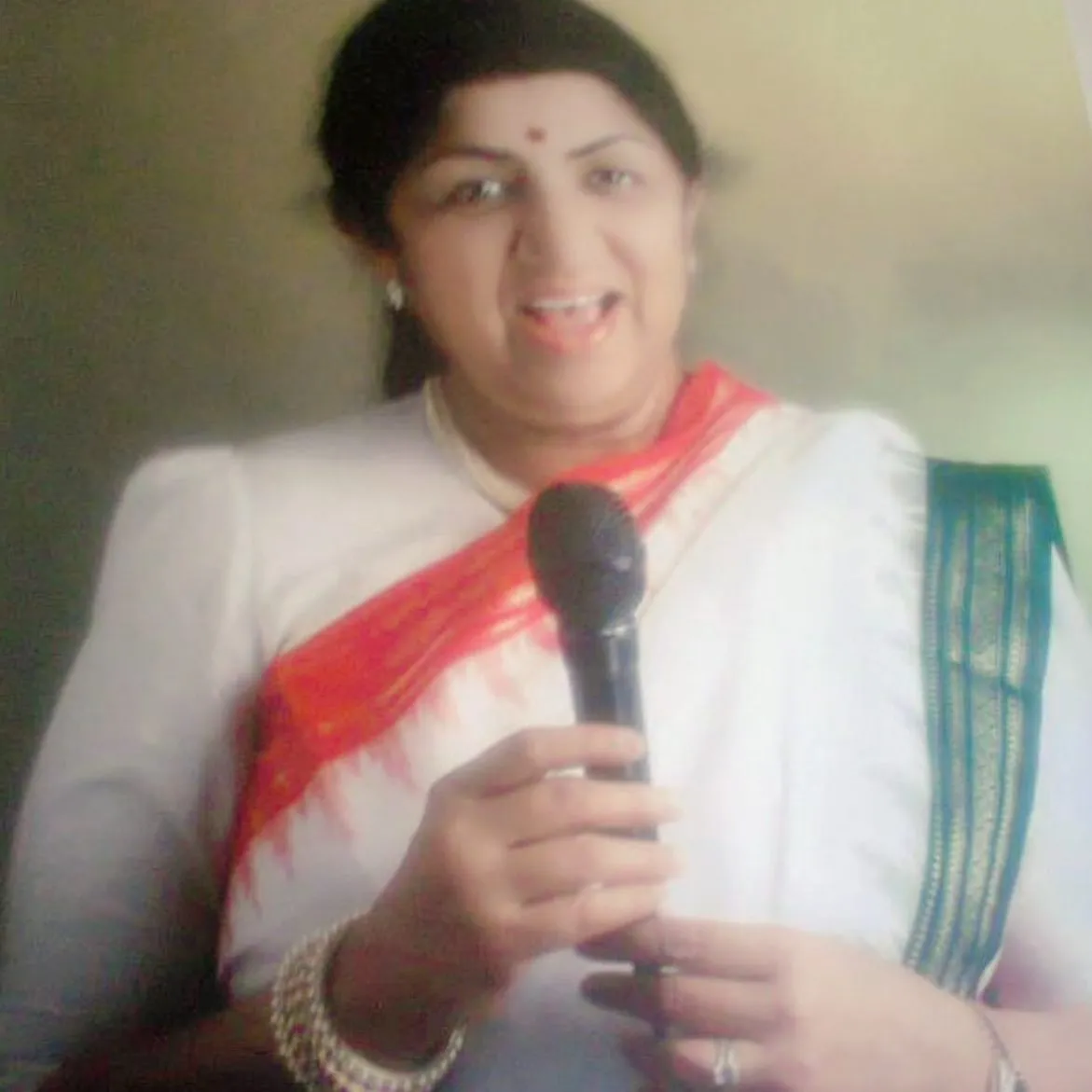 lata mangeshkar 237102449 2927822000814058 9177074857251550933 n 