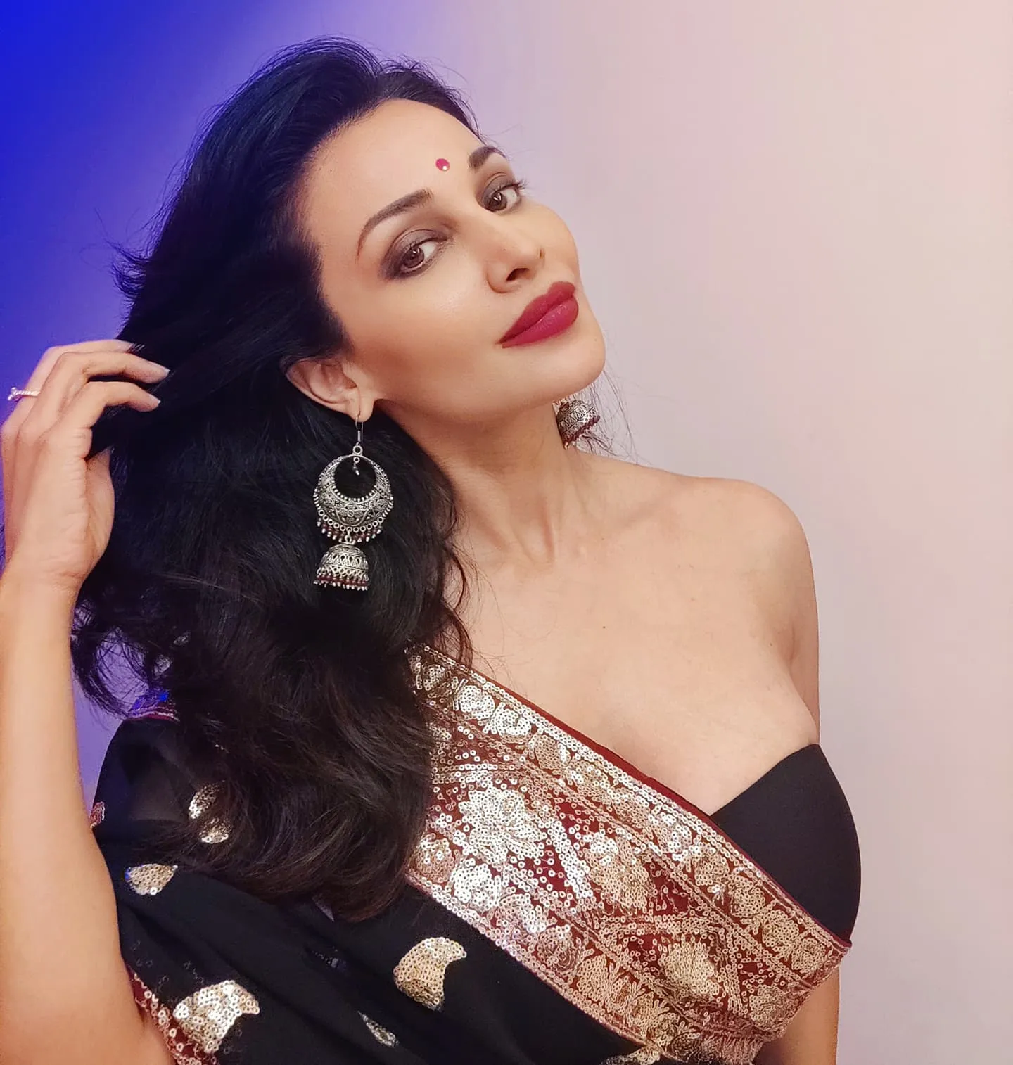 flora saini16 