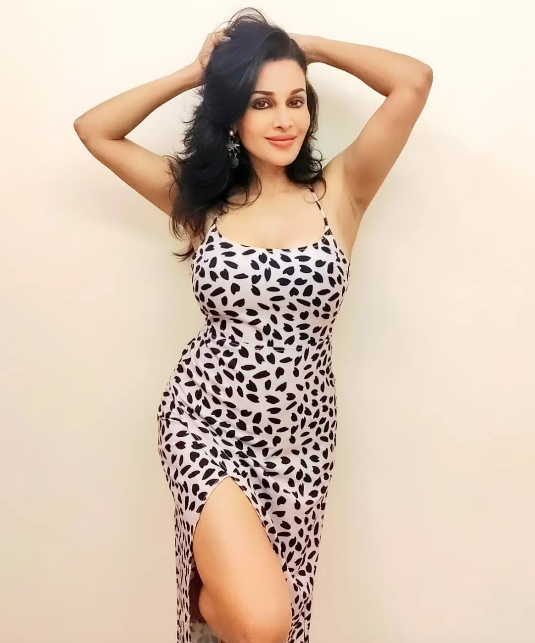 flora saini19 