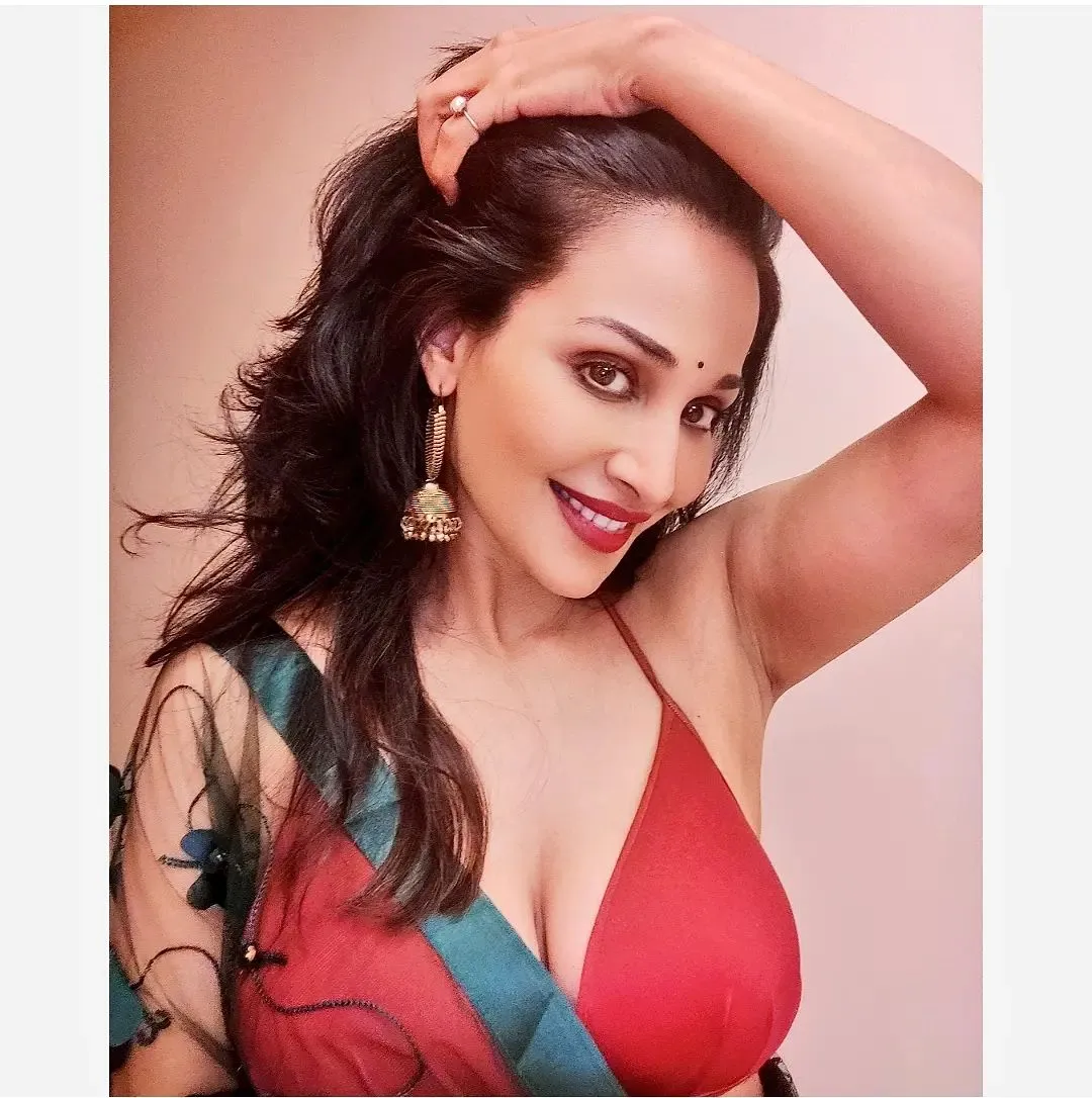 flora saini10 