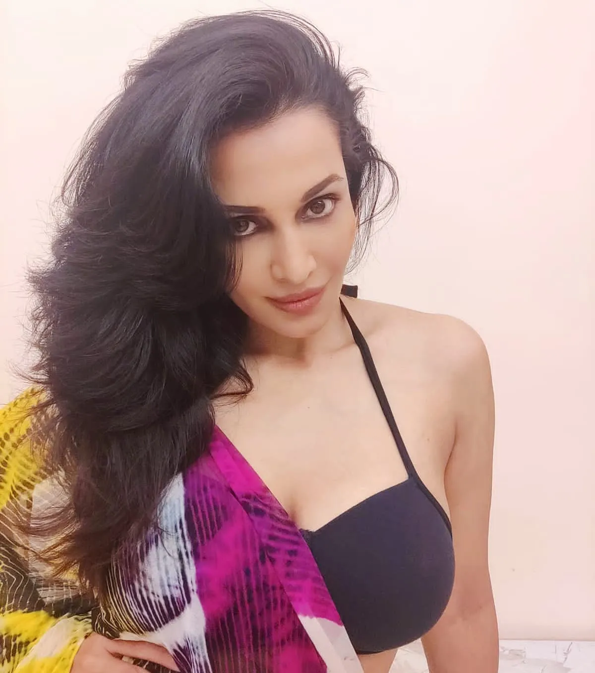 flora saini17 