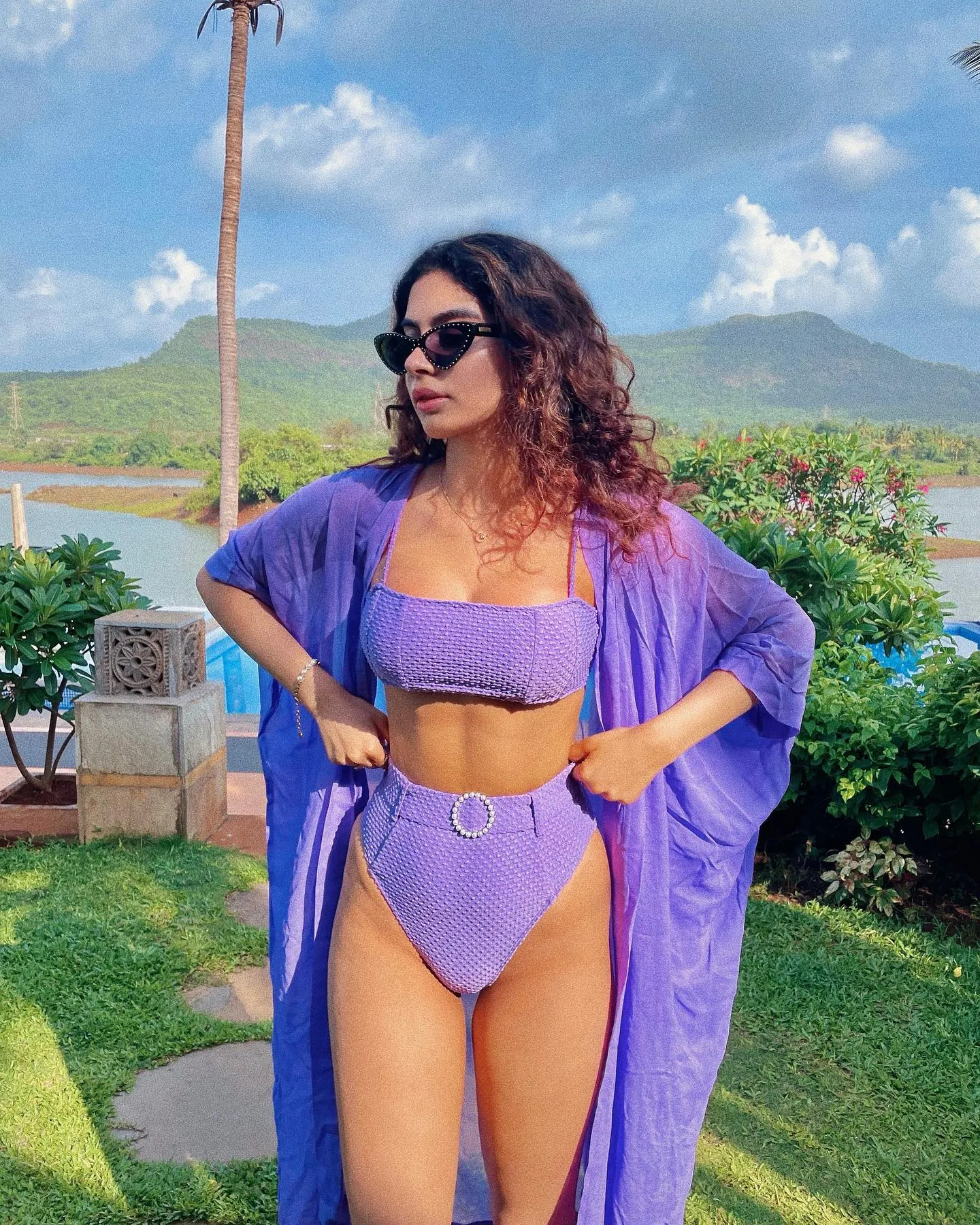 khushi kapoor12 