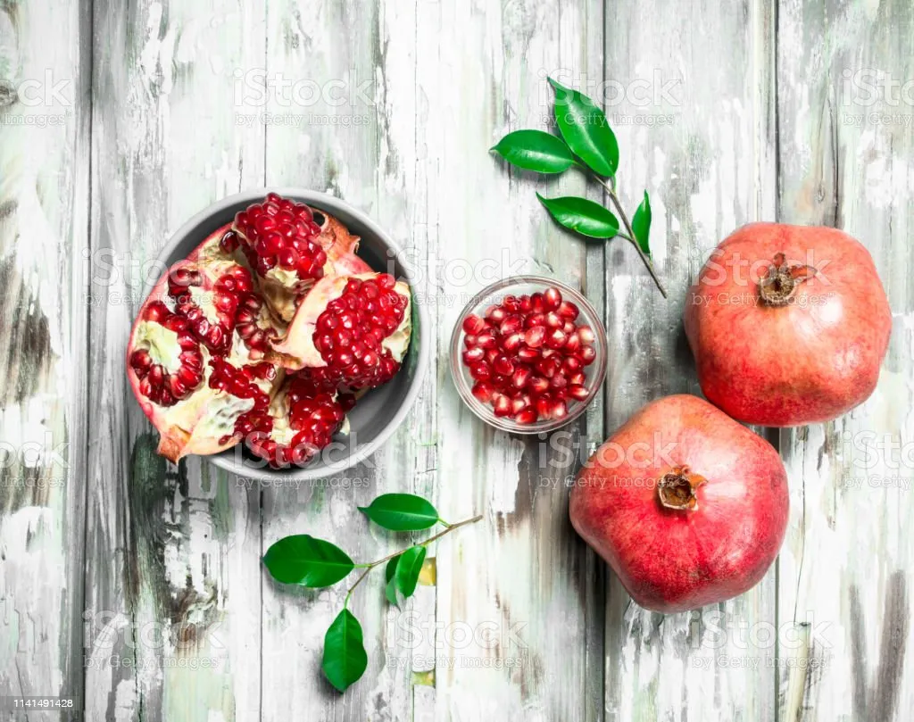 Pomegranate Leaves