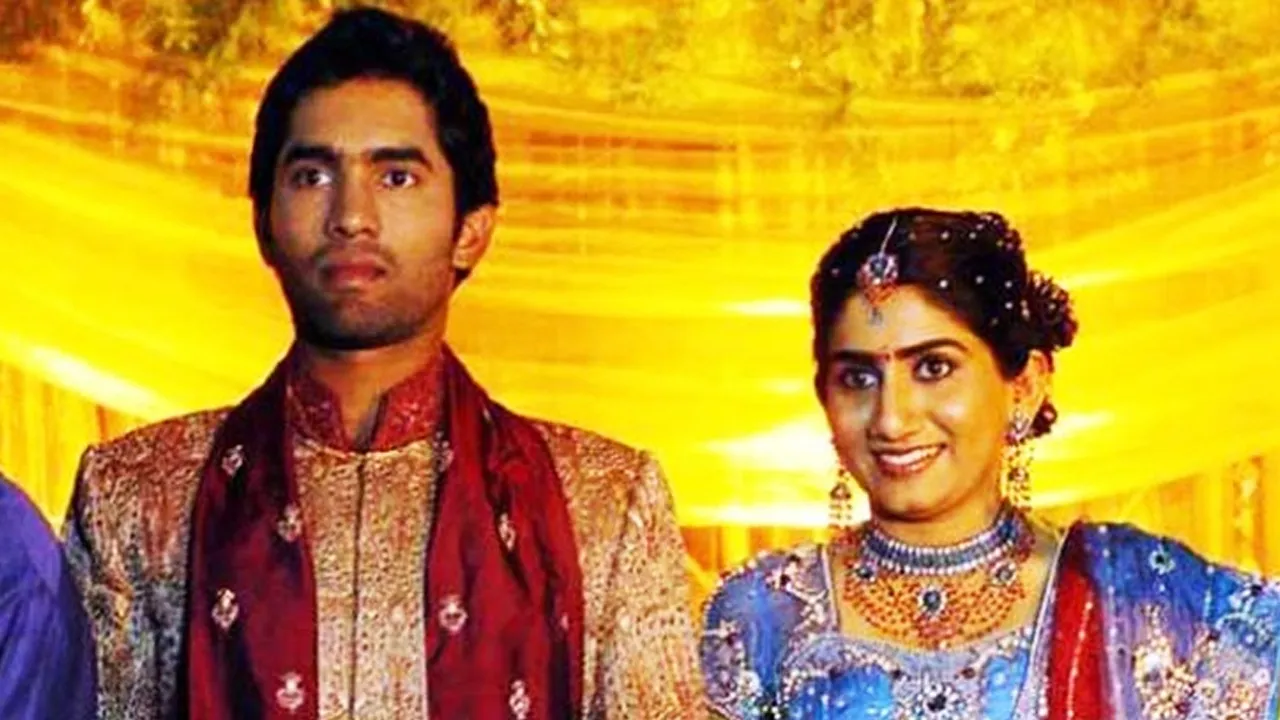 Dinesh Karthik first his wife 