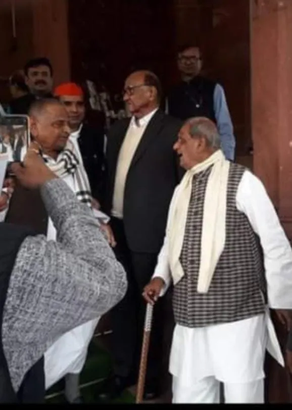  मुलायम सिंह यादव 