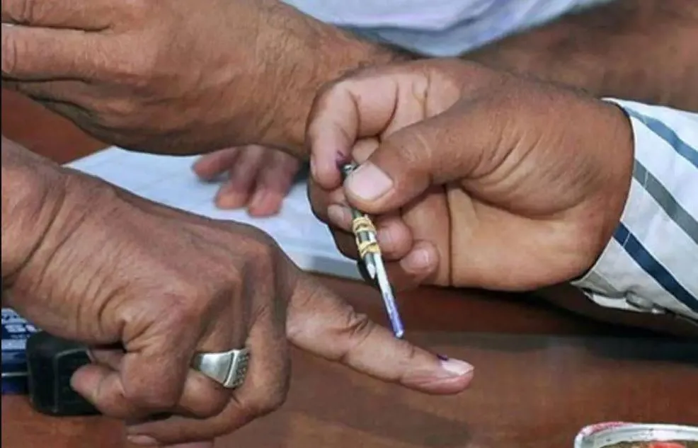 voting in gujarat elections 