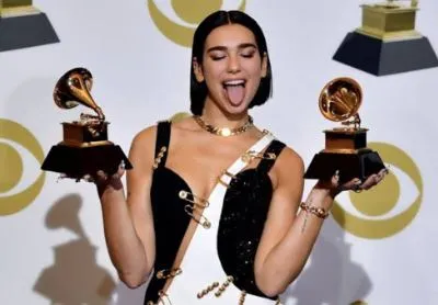 Dua Lipa 