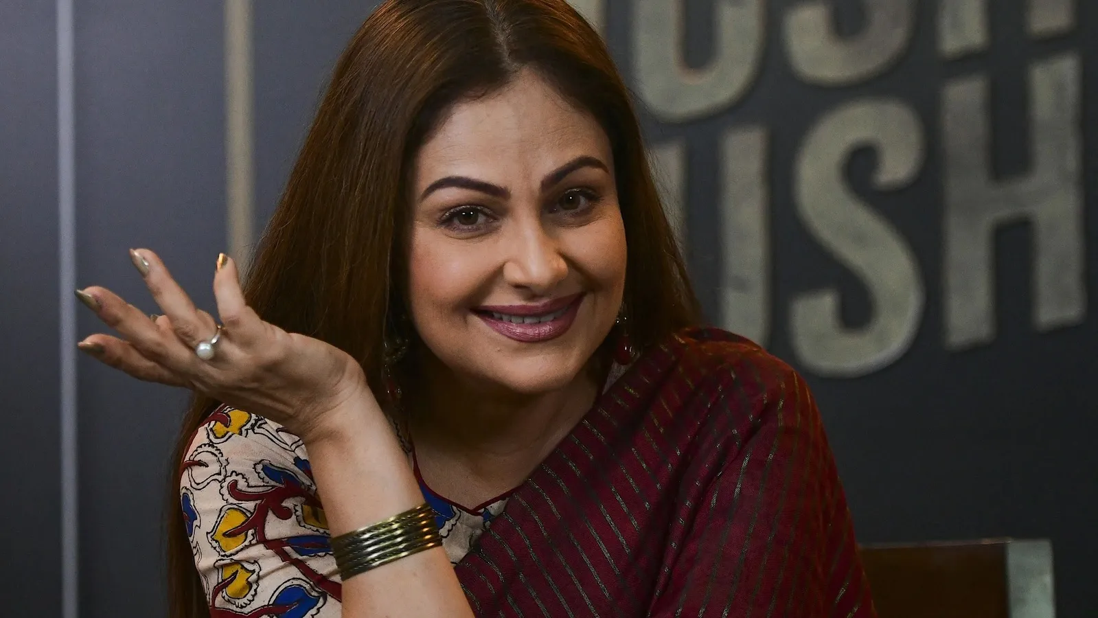 ayesha jhulka 