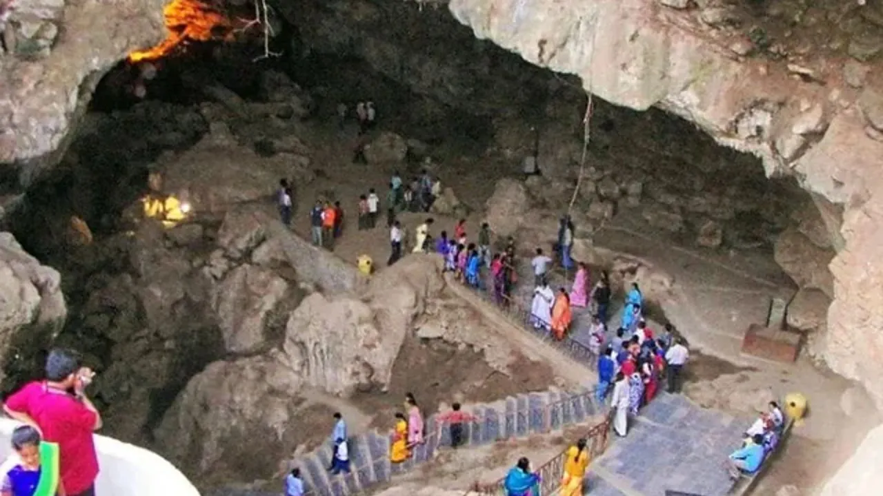 patal bhuvaneshwar 