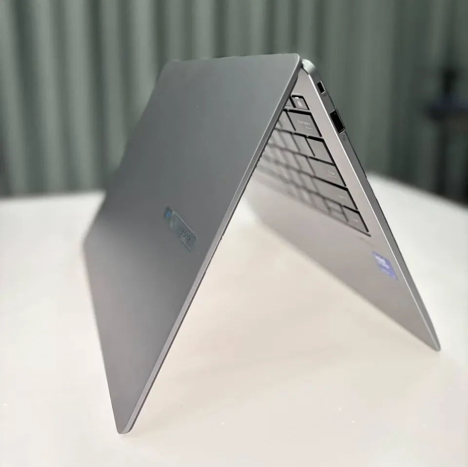 ASUS ExpertBook P5 First Look Thin and light