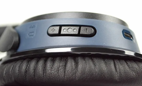 bose soundlink wireless heaphones II controls