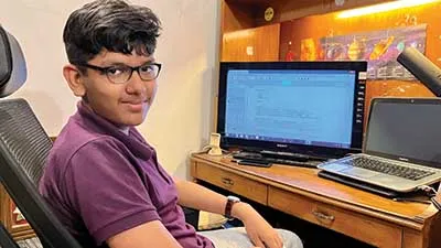 Saion on his desk