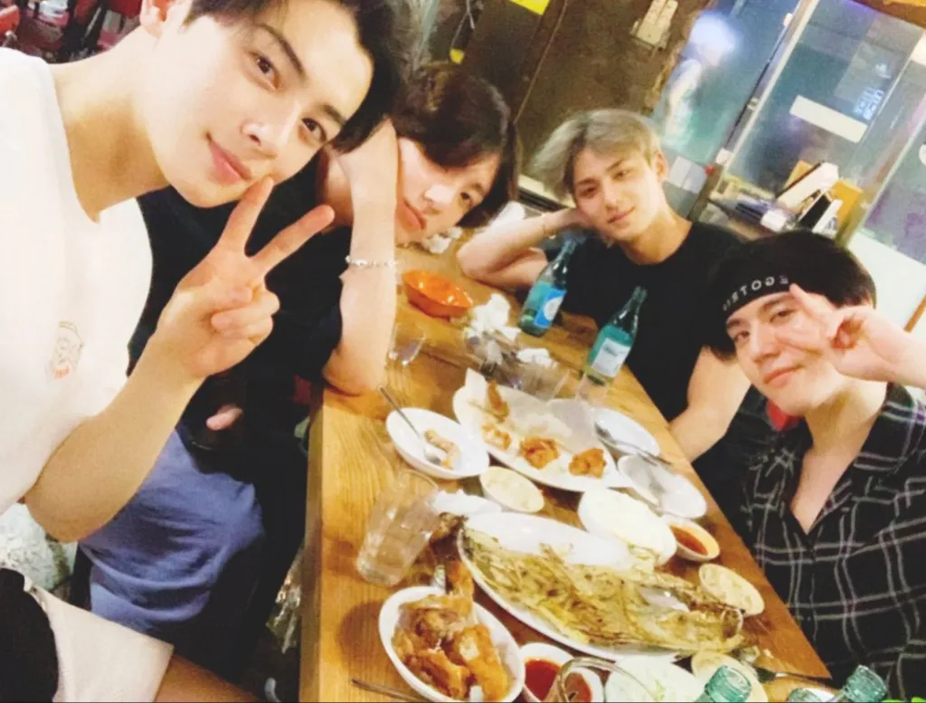 kpop frienships