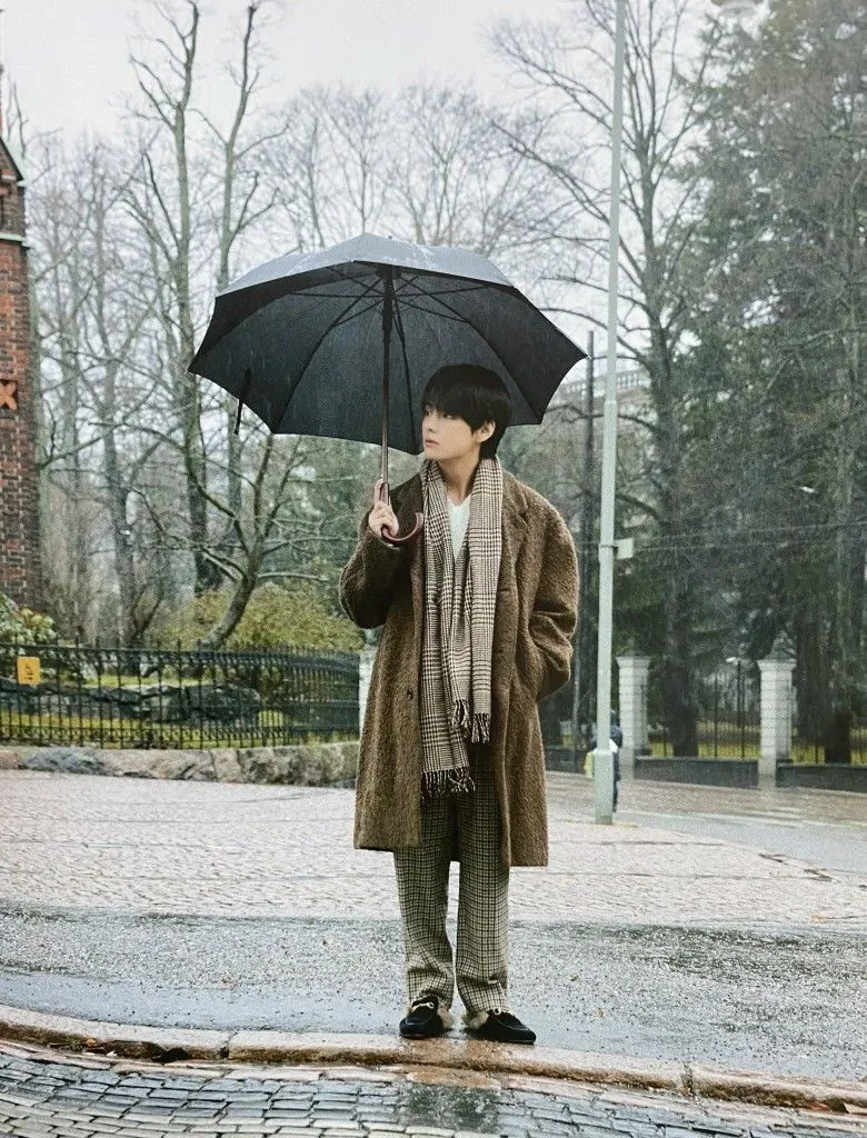 Kim Taehyung fashion as Rainy Days .jpg