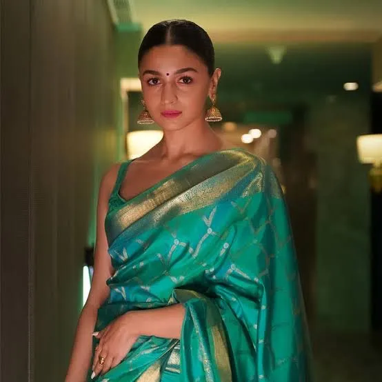 alia bhatt in Kanchipuram saree.jpg