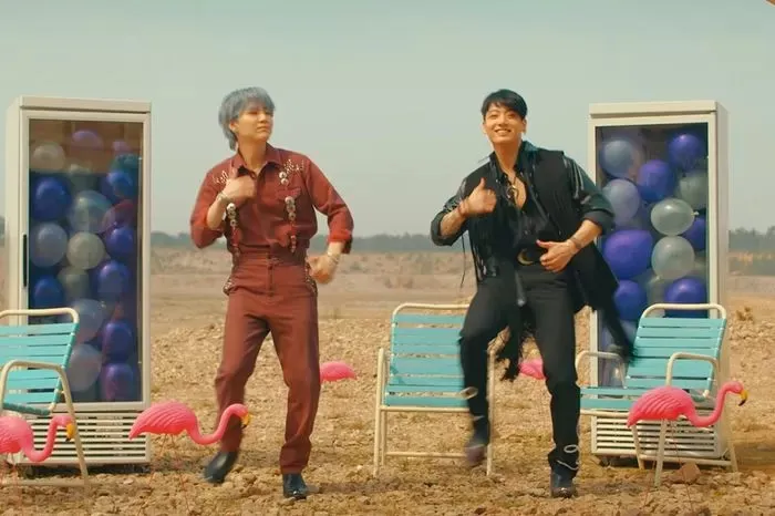 BTS hides a special sign language message in 'Permission to Dance' MV -  KpopHit - KPOP HIT