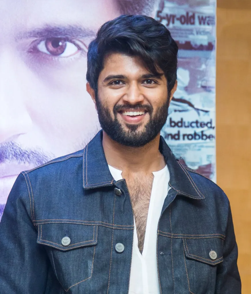 Netizens hail Vijay Deverakonda's new Liger poster as the Sexiest Poster Ever!