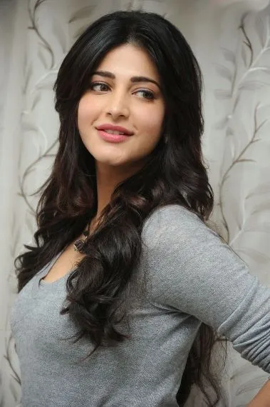 Salaar<br />
Shruti Hassan<br />
