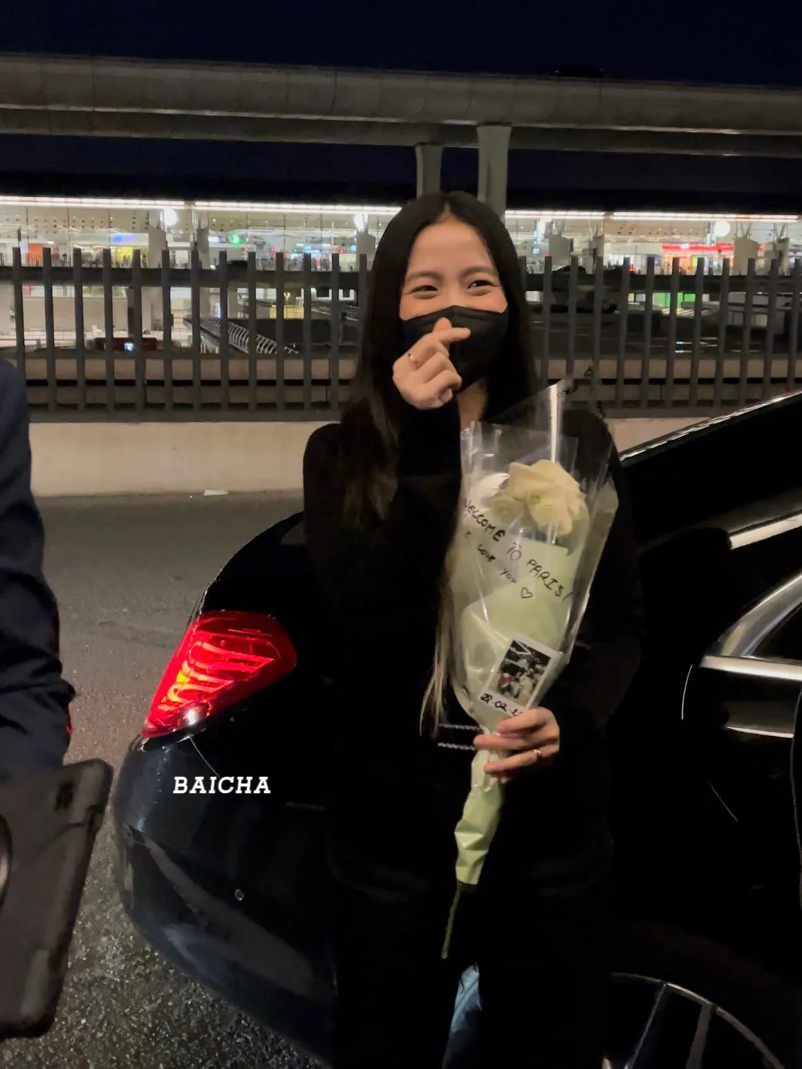 BLACKPINK’s Jisoo Personally Meet BLIKS At Paris Fashion Week & Showcases Her True Personality