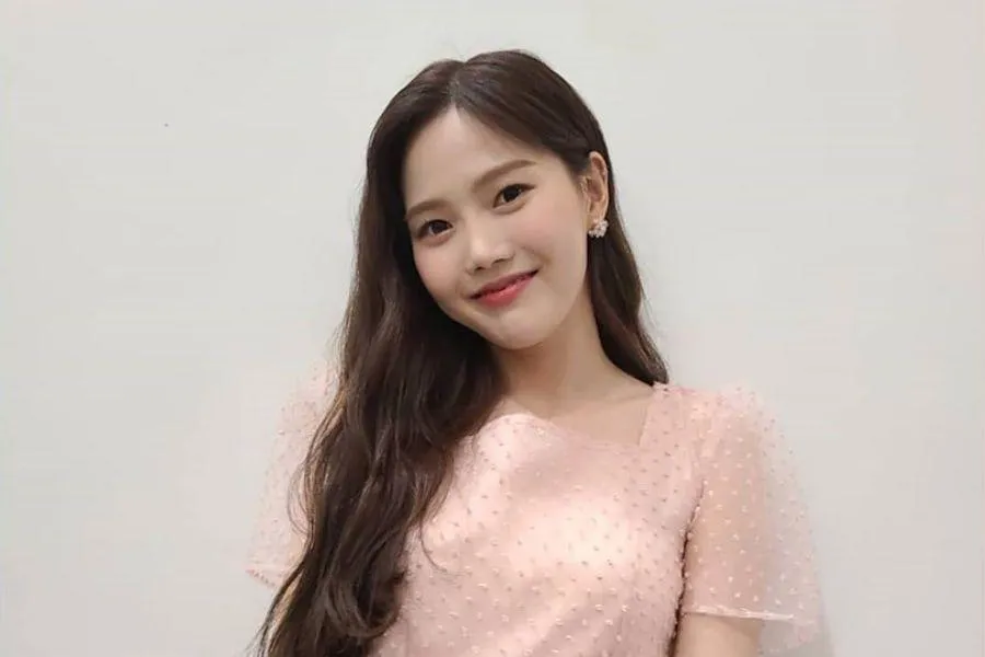 Oh My Girl’s Hyojung Tested Positive For COVID-19<br />
