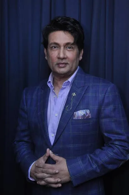 The multi faceted actor, Shekhar Suman is all set to tickle your ribs with India’s Laughter Champion!