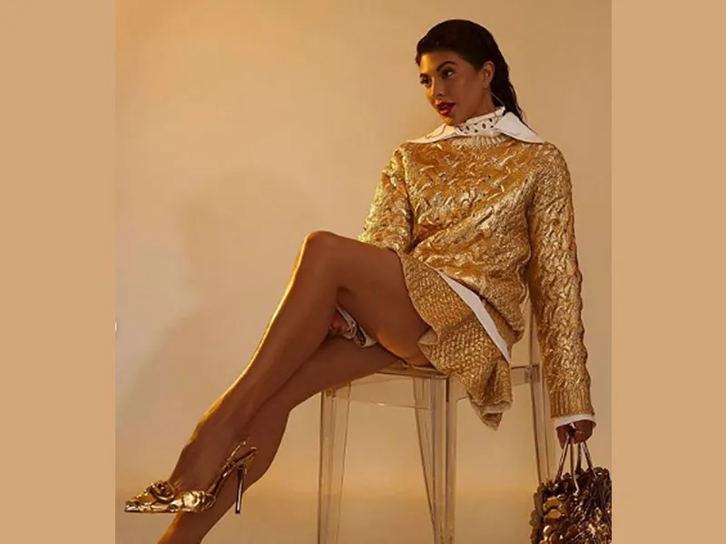 Jacqueline Fernandez looks stunning in her stunning golden sweater photos  on Instagram | Indiablooms - First Portal on Digital News Management