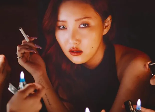 MAMAMOO’s Hwasa Unveiled Fascinating Comeback Trailer For November 2021.<br />
