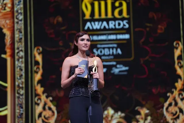 IIFA 2024: Alizeh ने Farrey के लिए जीता बेस्ट डेब्यू आर्टिस्ट अवार्ड