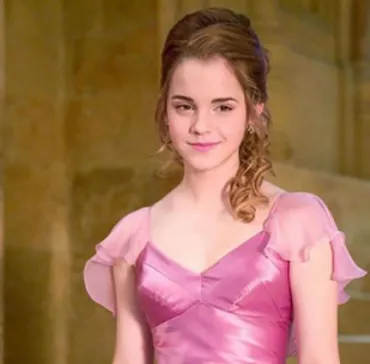 Should they have kept Hermione's dress periwinkle? ( I have to know!!) |  Fandom