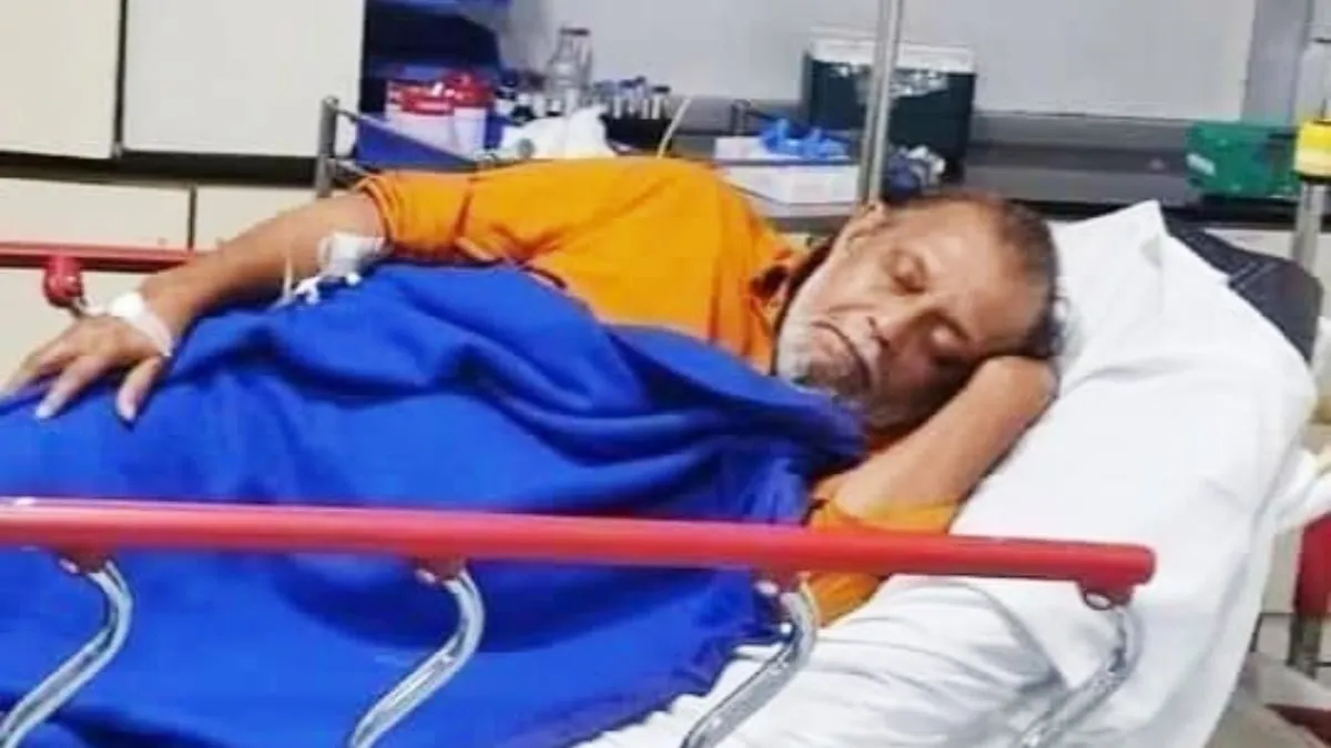 mithun chakraborty hospitalised complains of chest pain know actor health  update dvy | Mithun Chakraborty: सीने में दर्द की शिकायत के बाद मिथुन  चक्रवर्ती अस्पताल में भर्ती, जानें अब कैसी ...