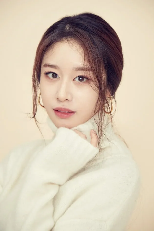 Imitation Fame Park Ji-Yeon Reveals About Her Valentine And Announces Her Marriage<br />
