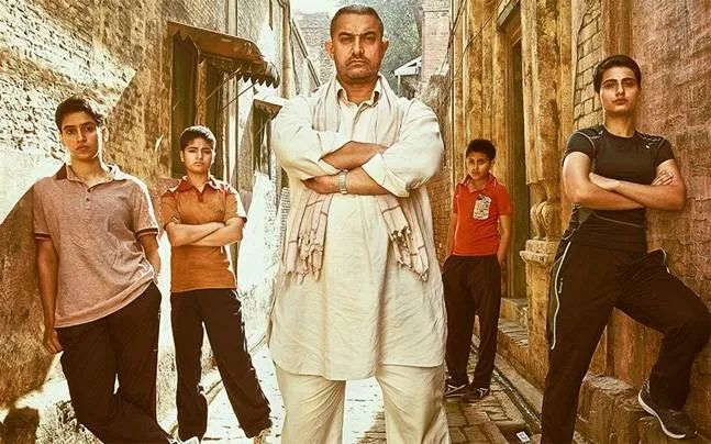 Dangal' public review: Christmas gift from Aamir, after critics, film  impresses | Bollywood News – India TV