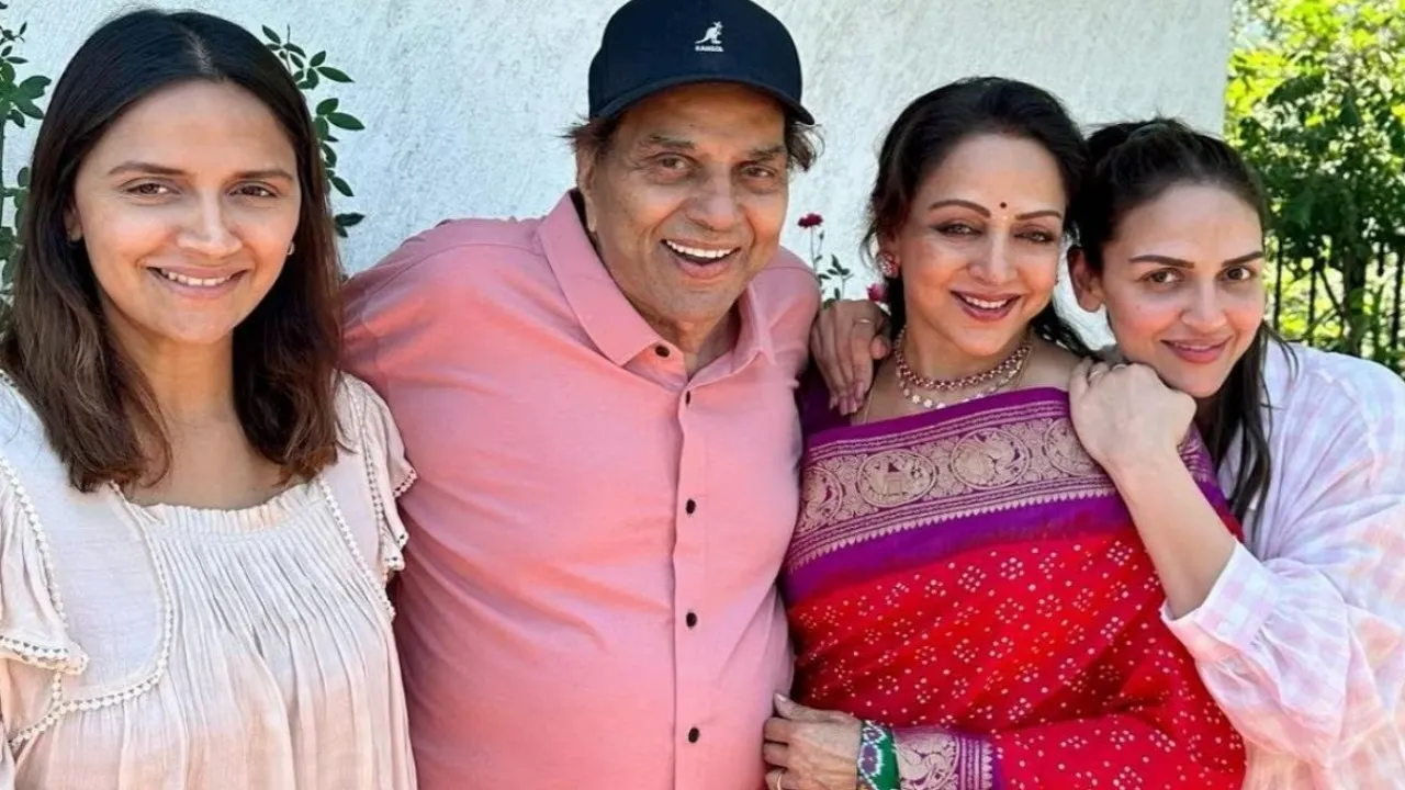 Hema Malini REACTS to living in separate houses as she spills beans on  unconventional married life with Dharmendra | PINKVILLA