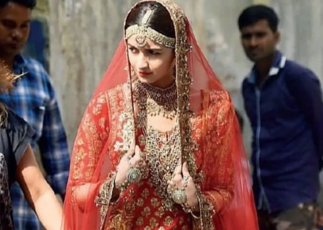 Alia Bhatt In Bridal Wear Is The Bride We All Are Waiting For!