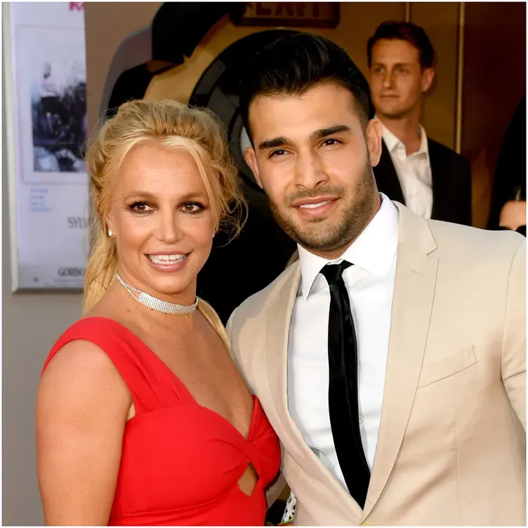 Britney Spears<br />
Sam Asghari<br />
Lynne Spears