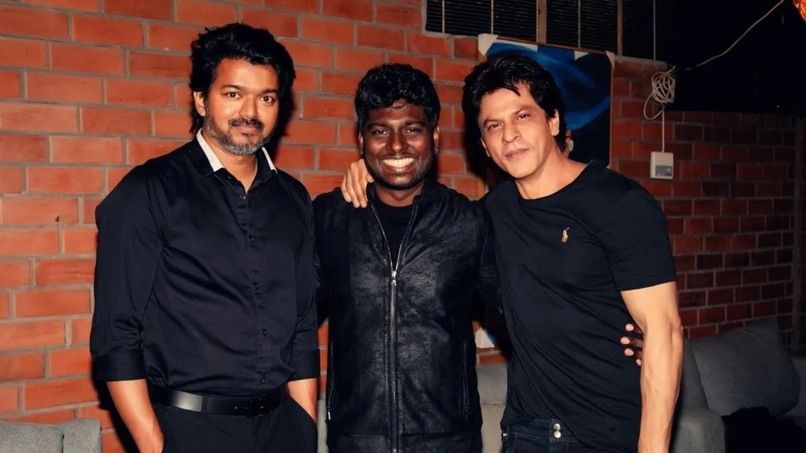 Shah Rukh Khan and Vijay attend Atlee's birthday bash, pose for pic. See  here | Bollywood - Hindustan Times